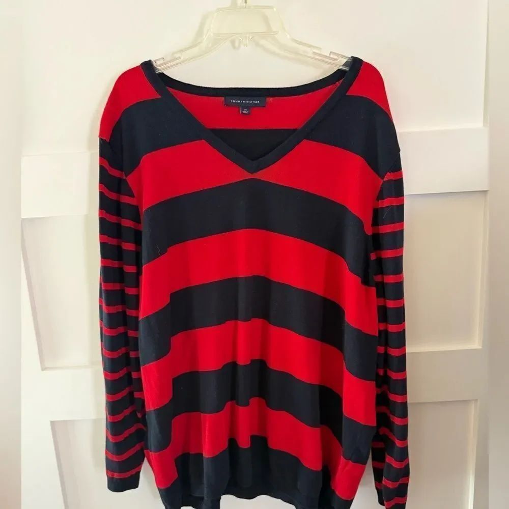 Tommy Hilfiger Red and Navy Striped V-Neck comfy Sweater Sie 2x